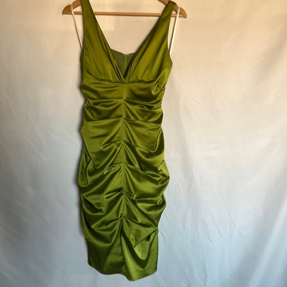 [Xscape by Joanna Chen] Stunning Chartreuse Ruched Party Dress - Picture 7 of 7